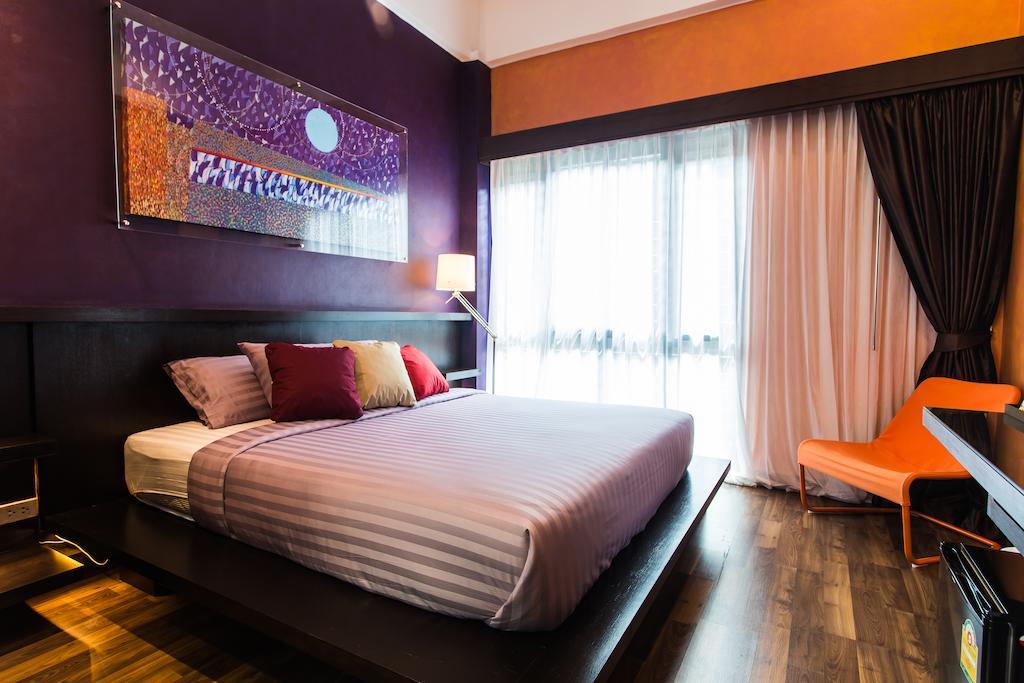 Third Rock Hostel Bangkok Exterior photo