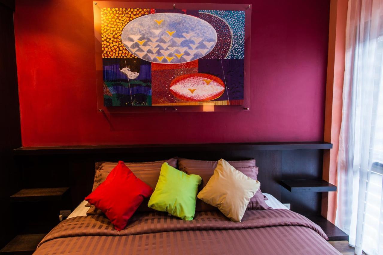 Third Rock Hostel Bangkok Exterior photo