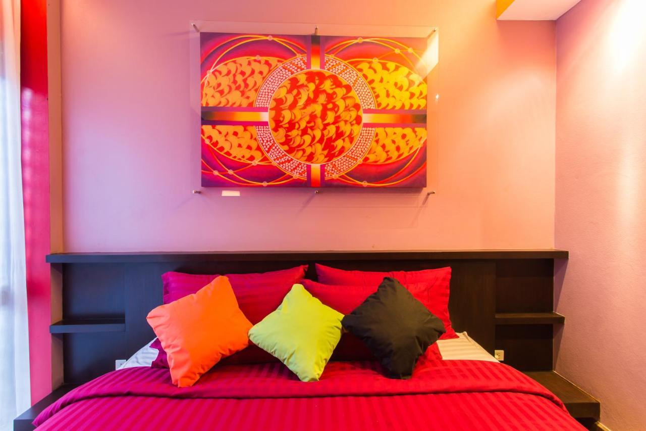 Third Rock Hostel Bangkok Exterior photo