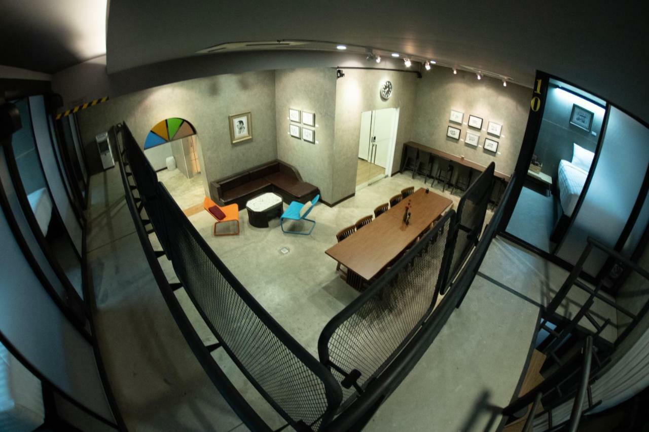 Third Rock Hostel Bangkok Exterior photo